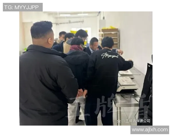 足球明星背后的守护者揭秘私人保镖的职责与挑战