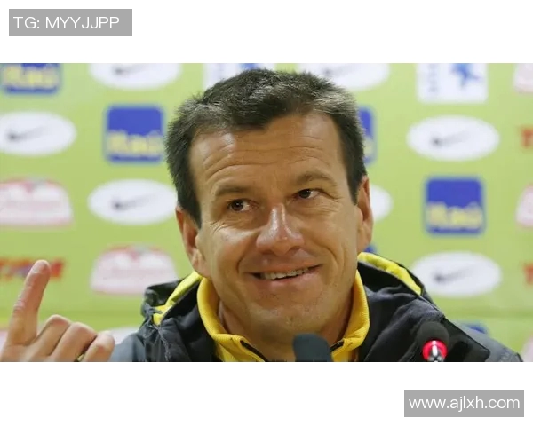 你们心目中的足球明星是谁他们的英文名字和成就分享 你们心目中的足球明星是谁他们的英文名字和成就分享